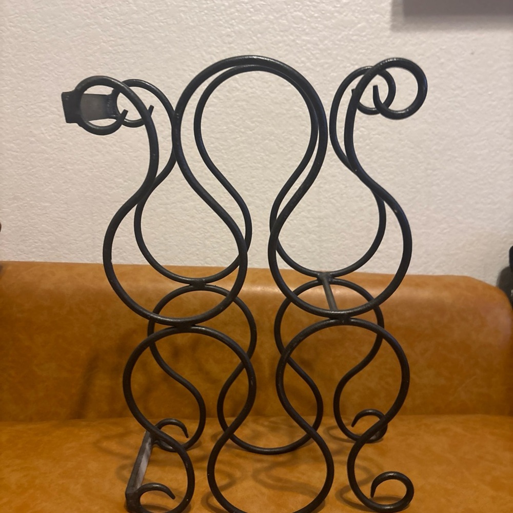 Wrought Iron Wine Rack Holds 10 Bottles. Excellent Condition